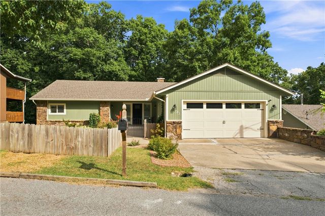 72 Elizabeth Drive, Bella Vista, AR 72715