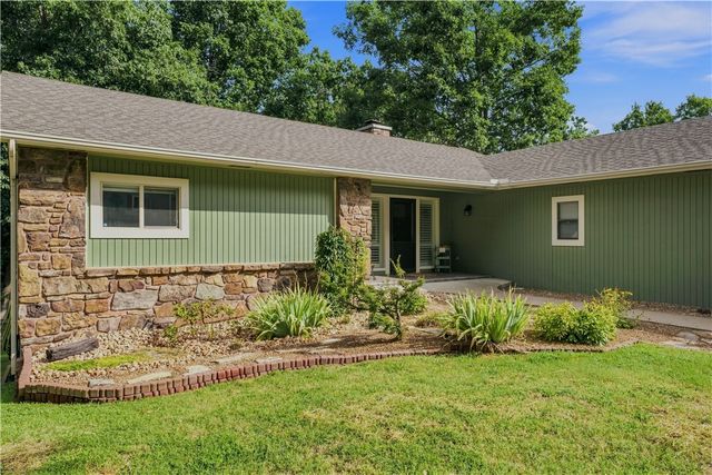 72 Elizabeth Drive, Bella Vista, AR 72715
