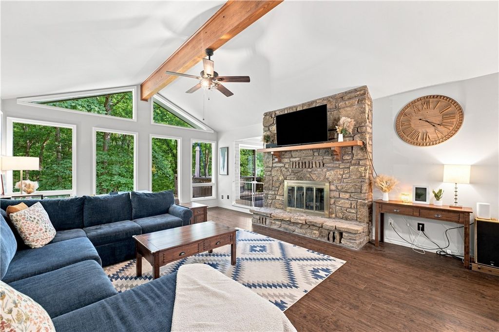 72 Elizabeth Drive, Bella Vista, AR 72715