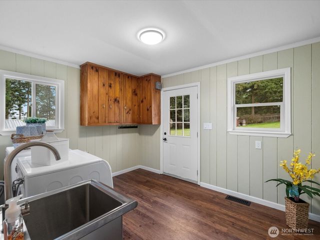 207 Fort Casey Road, Coupeville, WA 98239