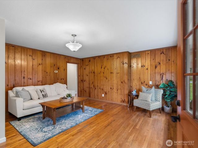 207 Fort Casey Road, Coupeville, WA 98239