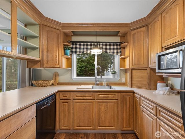 207 Fort Casey Road, Coupeville, WA 98239