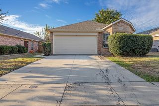 1121 Maplewood Lane, Crowley, TX 76036