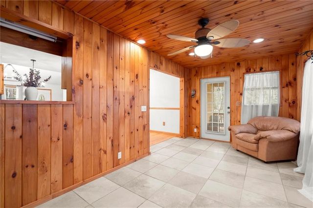 425 Enchanted Woods Dr, Blairsville, GA 30512