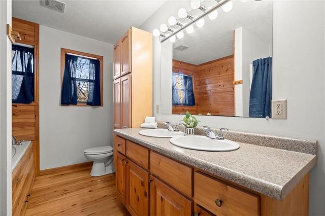 425 Enchanted Woods Dr, Blairsville, GA 30512