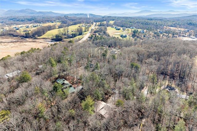 425 Enchanted Woods Dr, Blairsville, GA 30512