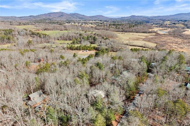 425 Enchanted Woods Dr, Blairsville, GA 30512