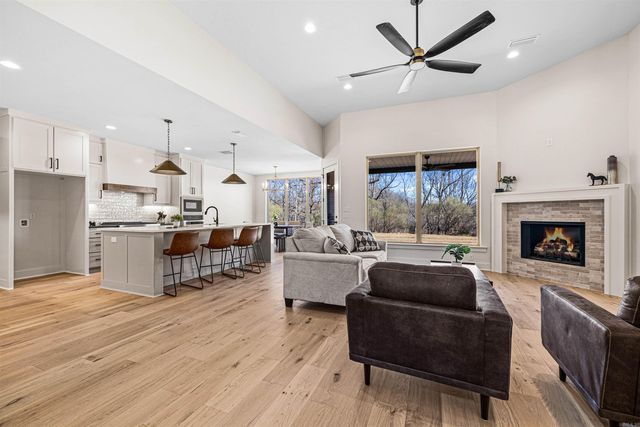 120 Timberland Trail, Maumelle, AR 72113