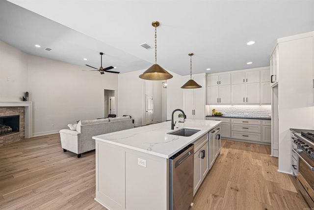 120 Timberland Trail, Maumelle, AR 72113