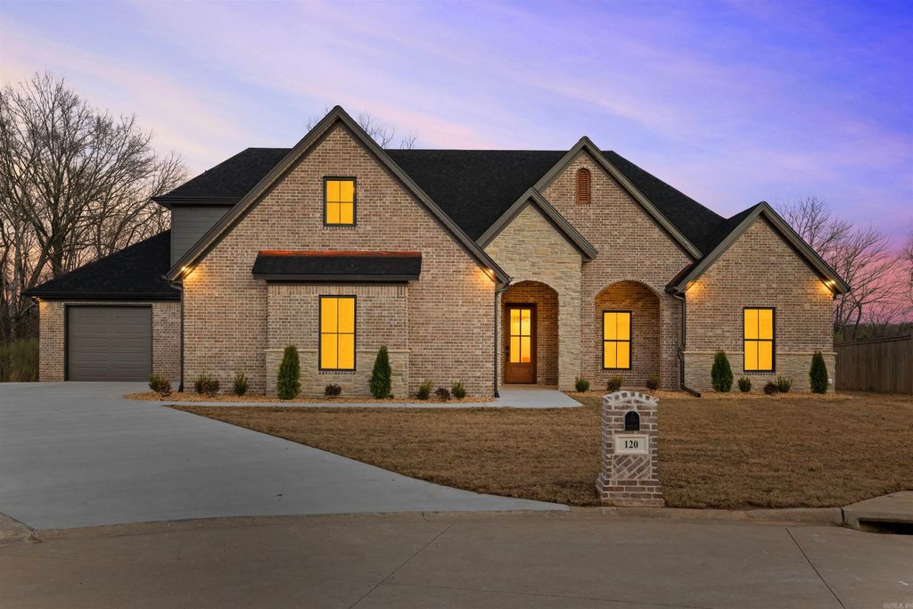 120 Timberland Trail, Maumelle, AR 72113