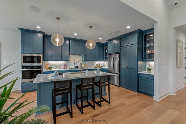 1809 Register Court, College Station, TX 77845