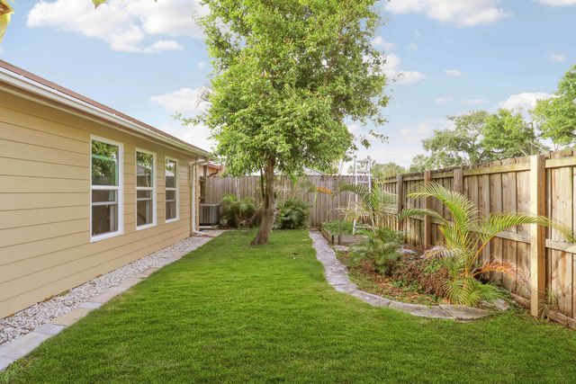 3814 Van Cott Circle, West Palm Beach, FL 33403
