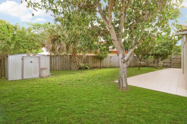 3814 Van Cott Circle, West Palm Beach, FL 33403