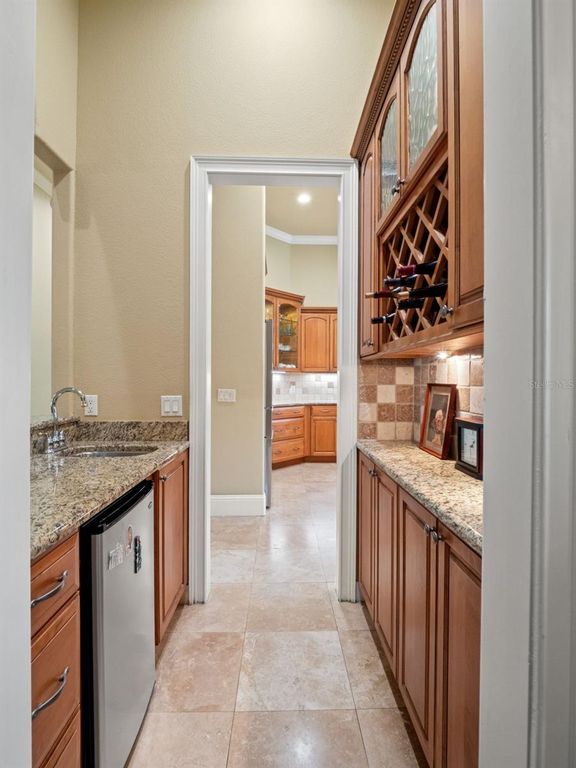 Image 12 of property listing at 9223 HIDDEN BAY LANE, Orlando, FL 32819