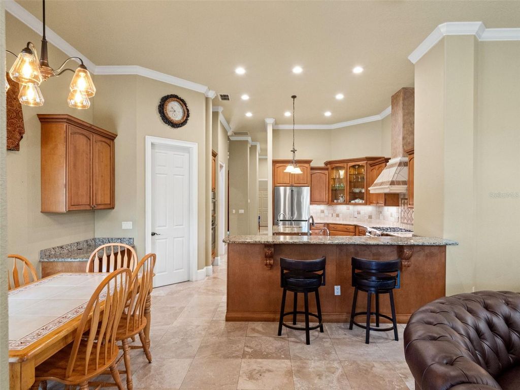 Image 16 of property listing at 9223 HIDDEN BAY LANE, Orlando, FL 32819