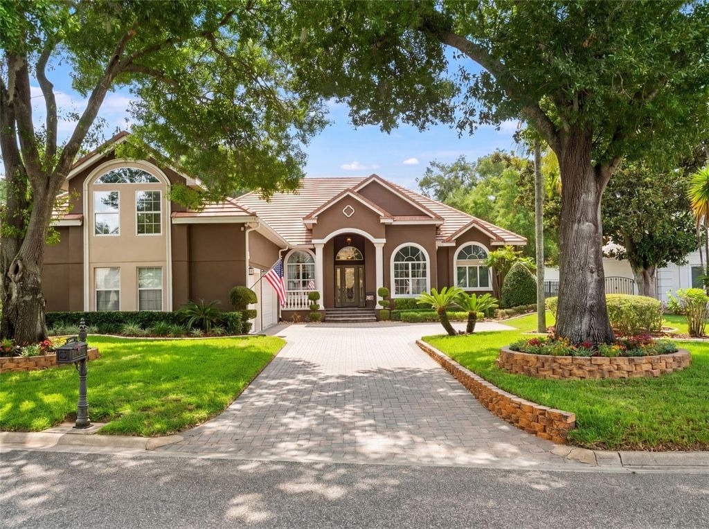 Image 3 of property listing at 9223 HIDDEN BAY LANE, Orlando, FL 32819