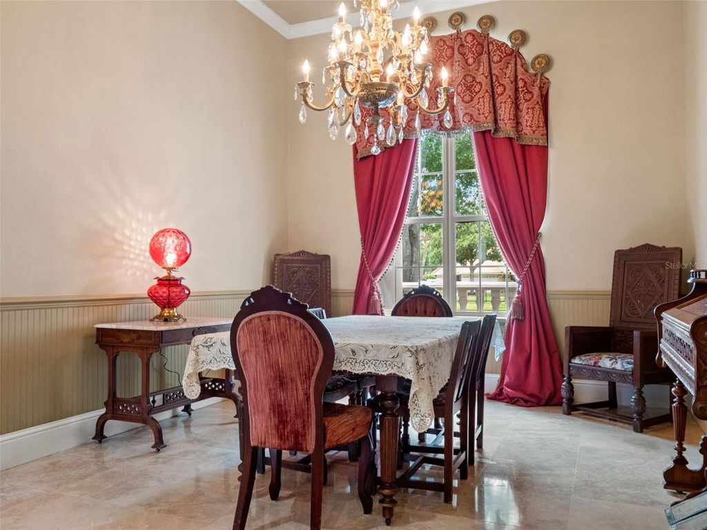 Image 6 of property listing at 9223 HIDDEN BAY LANE, Orlando, FL 32819