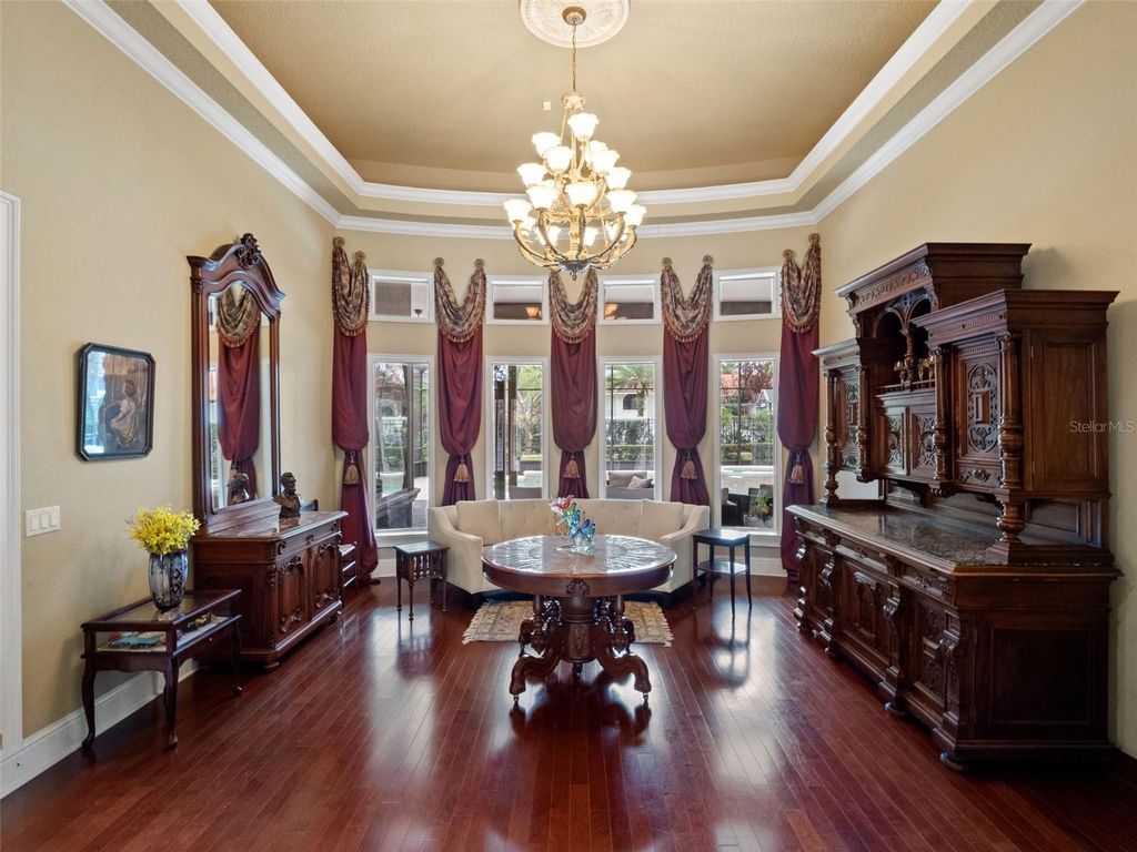 Image 9 of property listing at 9223 HIDDEN BAY LANE, Orlando, FL 32819