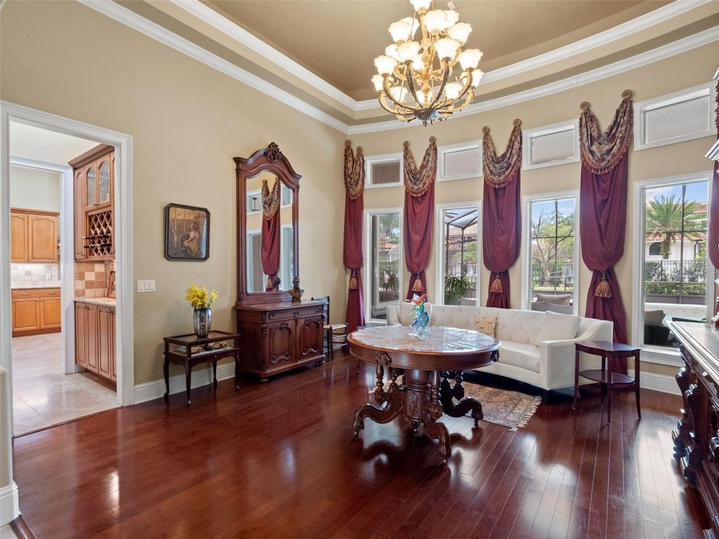 Image 10 of property listing at 9223 HIDDEN BAY LANE, Orlando, FL 32819
