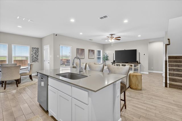 1721 Zilker Park Trail, Alvarado, TX 76009