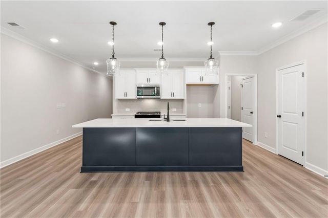 690 Sunstone Lane, Lawrenceville, GA 30043