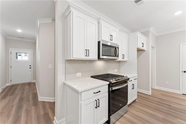 690 Sunstone Lane, Lawrenceville, GA 30043