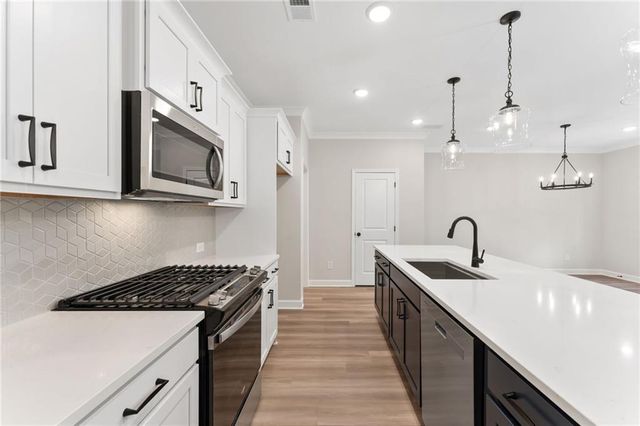 690 Sunstone Lane, Lawrenceville, GA 30043