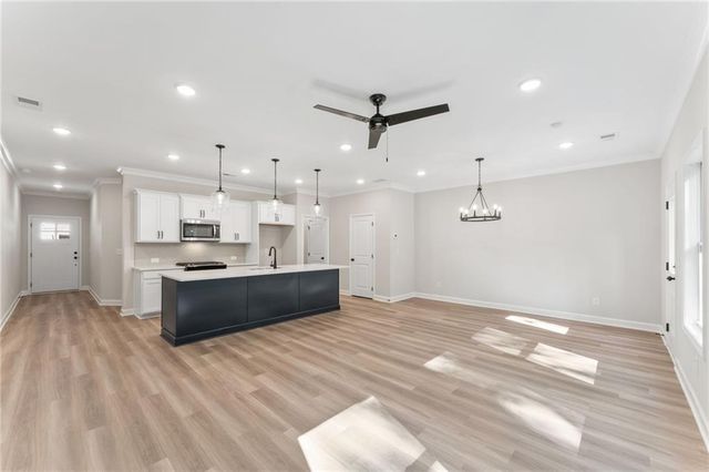 690 Sunstone Lane, Lawrenceville, GA 30043