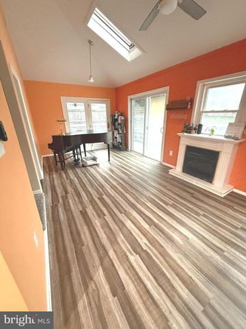 113 W EDGEVALE RD, Baltimore, MD 21225