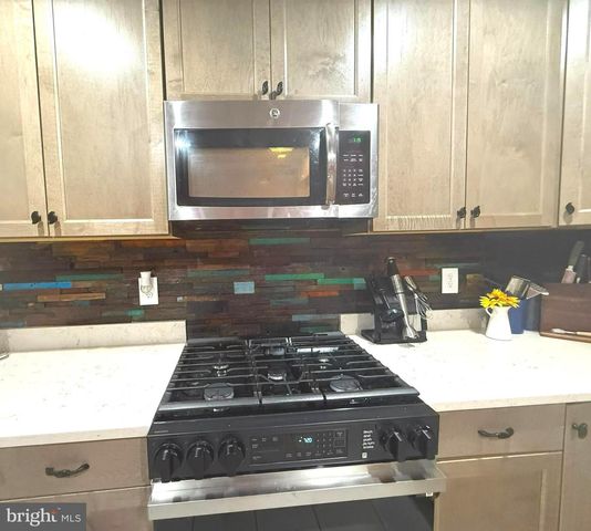 113 W EDGEVALE RD, Baltimore, MD 21225