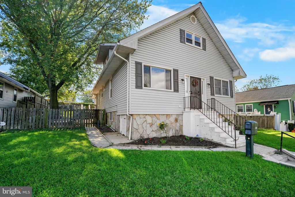 113 W EDGEVALE RD, Baltimore, MD 21225