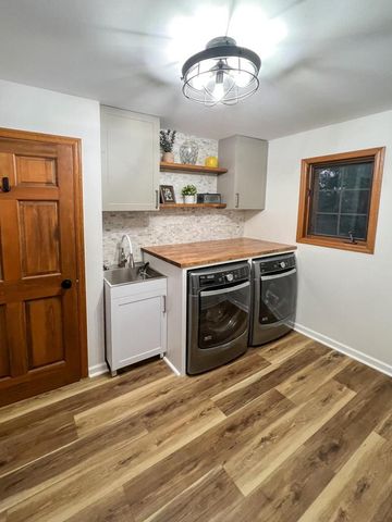 14695 Meadowshire DRIVE, New Berlin, WI 53151