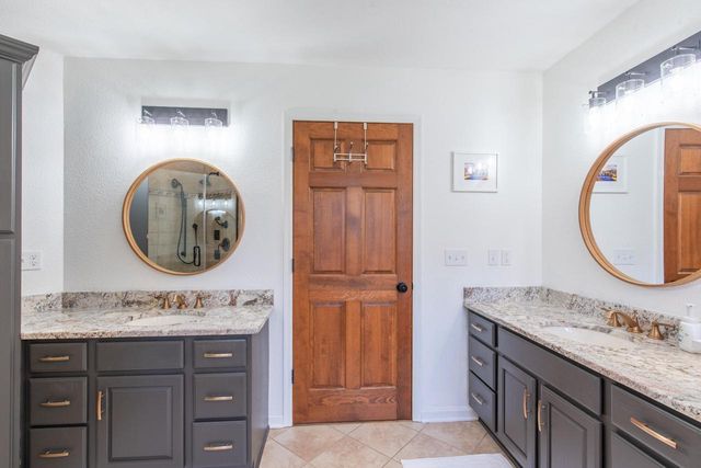 14695 Meadowshire DRIVE, New Berlin, WI 53151