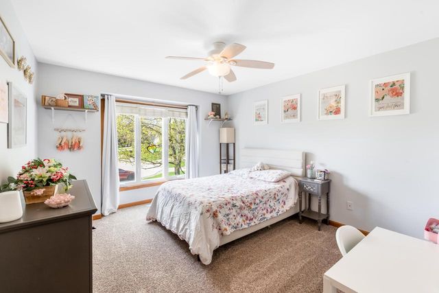 14695 Meadowshire DRIVE, New Berlin, WI 53151