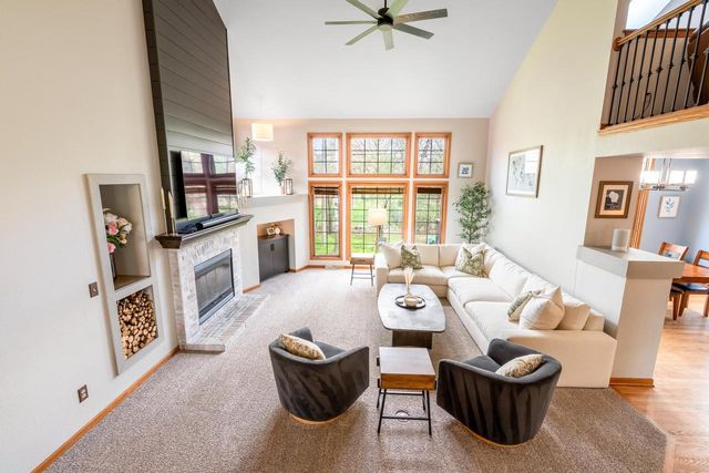 14695 Meadowshire DRIVE, New Berlin, WI 53151