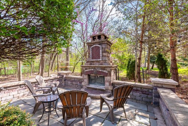 14695 Meadowshire DRIVE, New Berlin, WI 53151