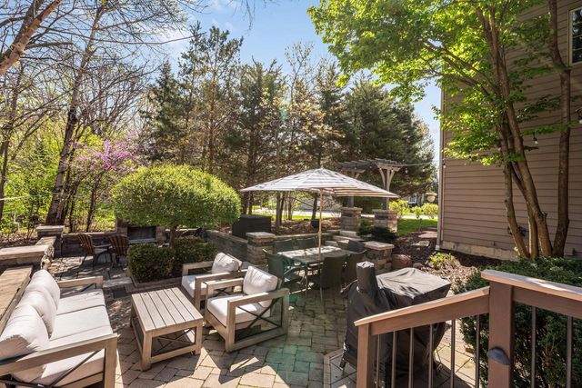 14695 Meadowshire DRIVE, New Berlin, WI 53151