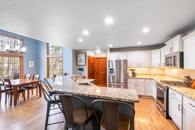 14695 Meadowshire DRIVE, New Berlin, WI 53151