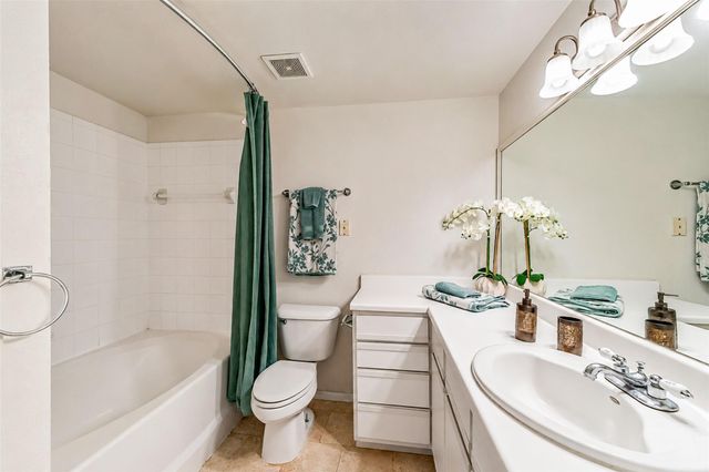 1330 Old Spanish Trail 2204, Houston, TX 77054