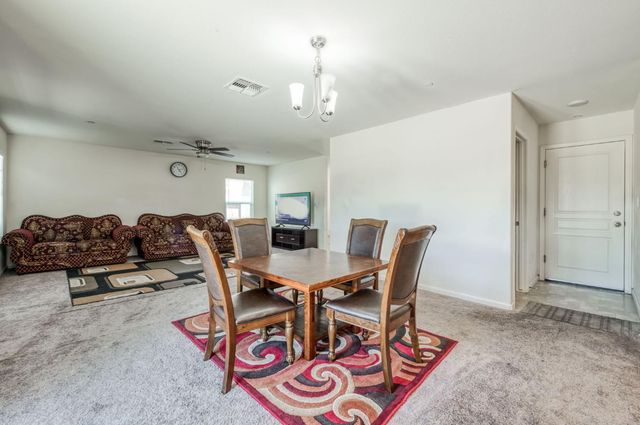 4374 W Saginaw Way, Fresno, CA 93722