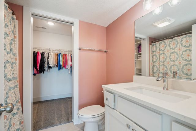 1225 NE 53rd Court, Ankeny, IA 50021