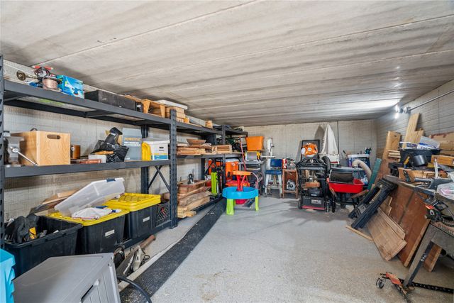 1225 NE 53rd Court, Ankeny, IA 50021