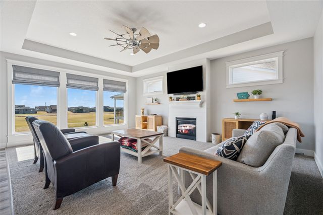 1225 NE 53rd Court, Ankeny, IA 50021