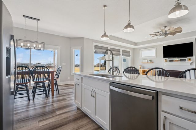 1225 NE 53rd Court, Ankeny, IA 50021