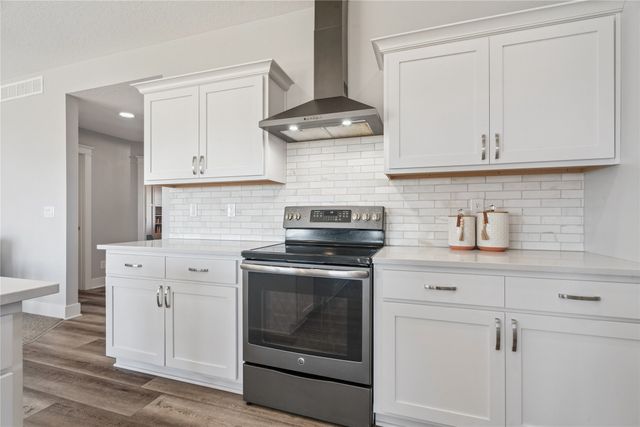 1225 NE 53rd Court, Ankeny, IA 50021