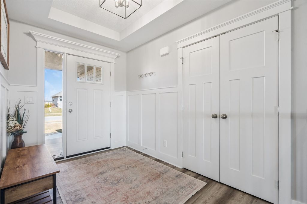 1225 NE 53rd Court, Ankeny, IA 50021