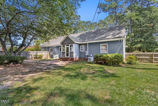 1106 S 1st Street, Smithfield, NC 27577