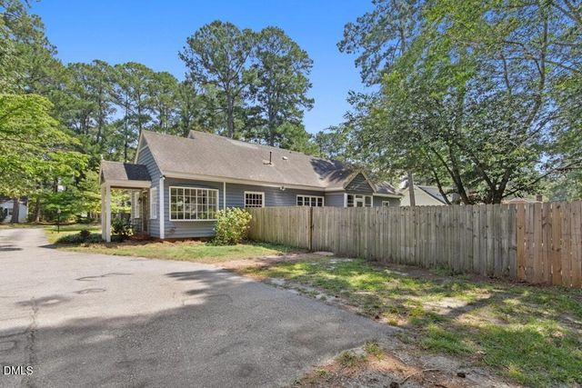 1106 S 1st Street, Smithfield, NC 27577