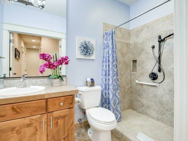 2585 SUNSET Ave, West Linn, OR 97068