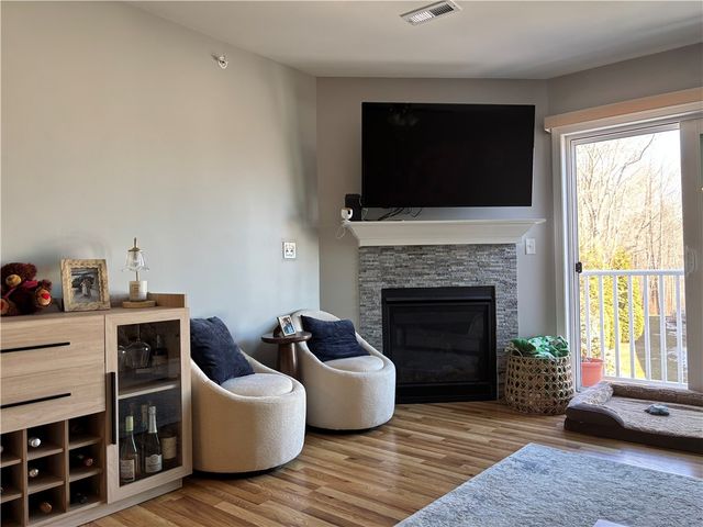 9 Gray Coach Lane 913, Cranston, RI 02921